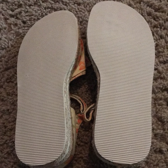 Vintage Gymboree “ Wildflower Fields” sandals Sz 2 - Picture 9 of 10